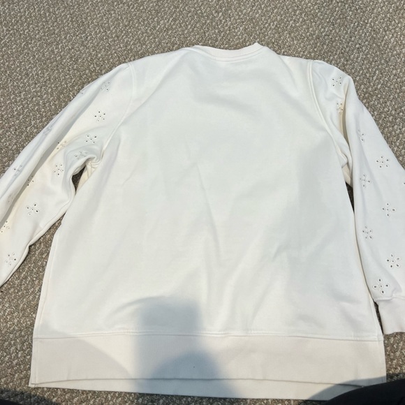 H&M MAMA Maternity Sweatshirt with Eyelet Embroidery Cream Large - Picture 12 of 13